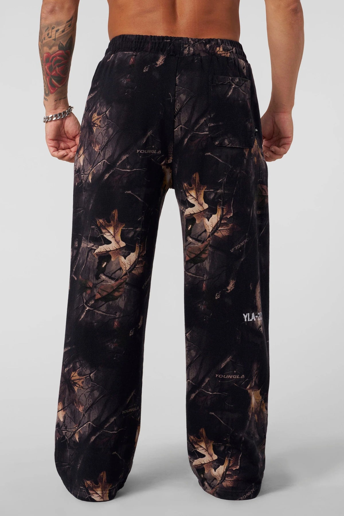 YOUNGLA TREE CAMO SWEATPANTS