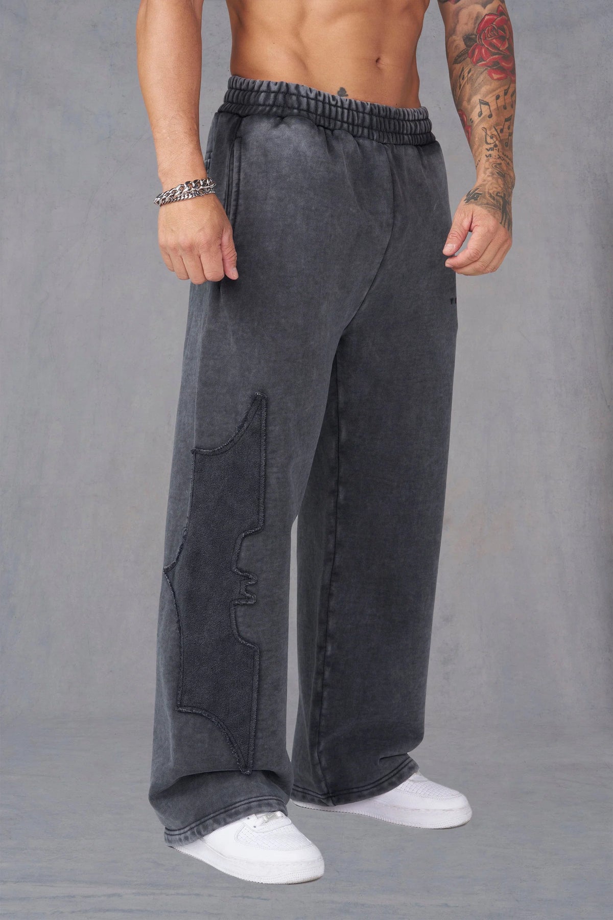 YOUNGLA X BATMAN SWEATPANTS