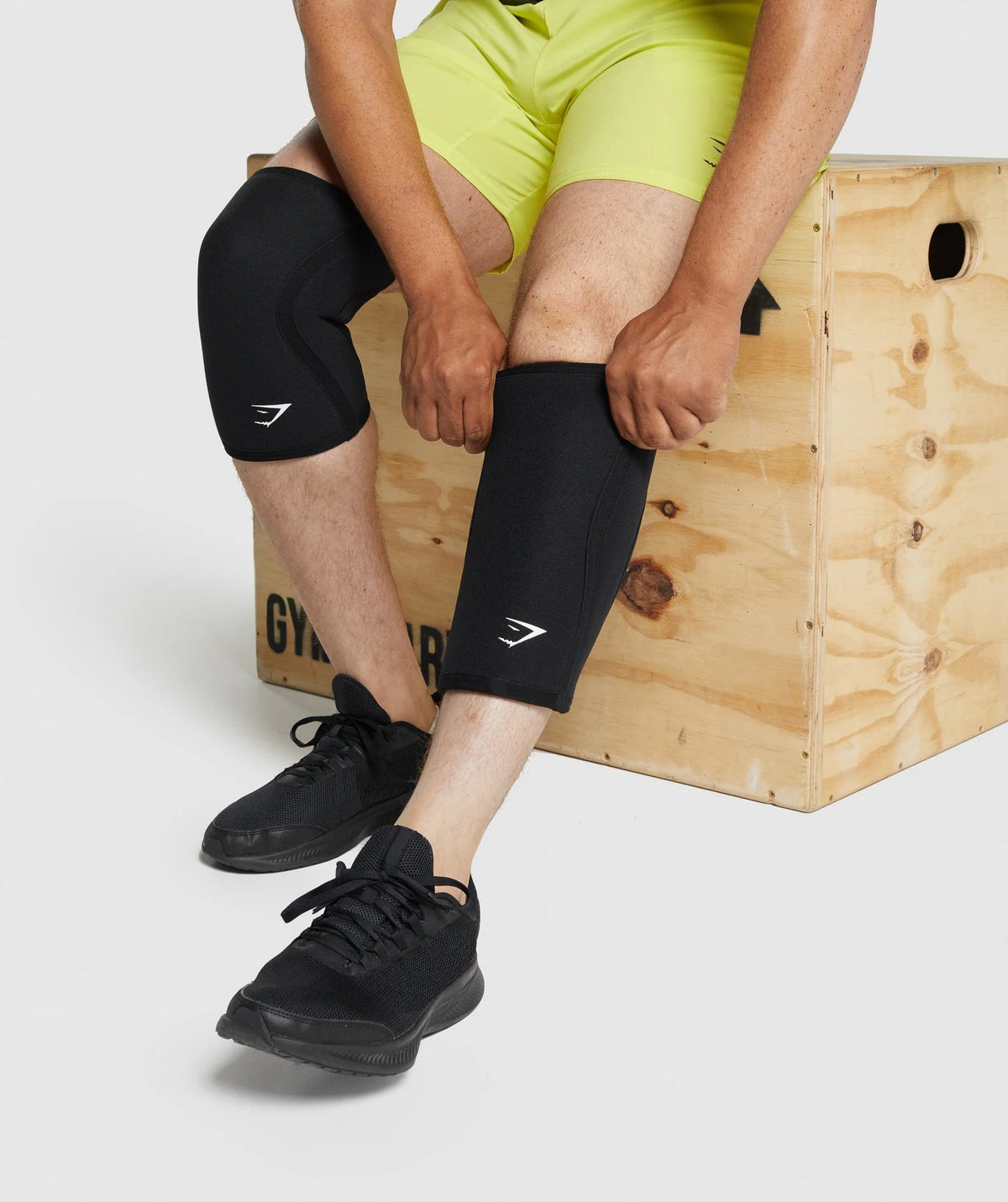 GYMSHARK KNEE SLEEVES