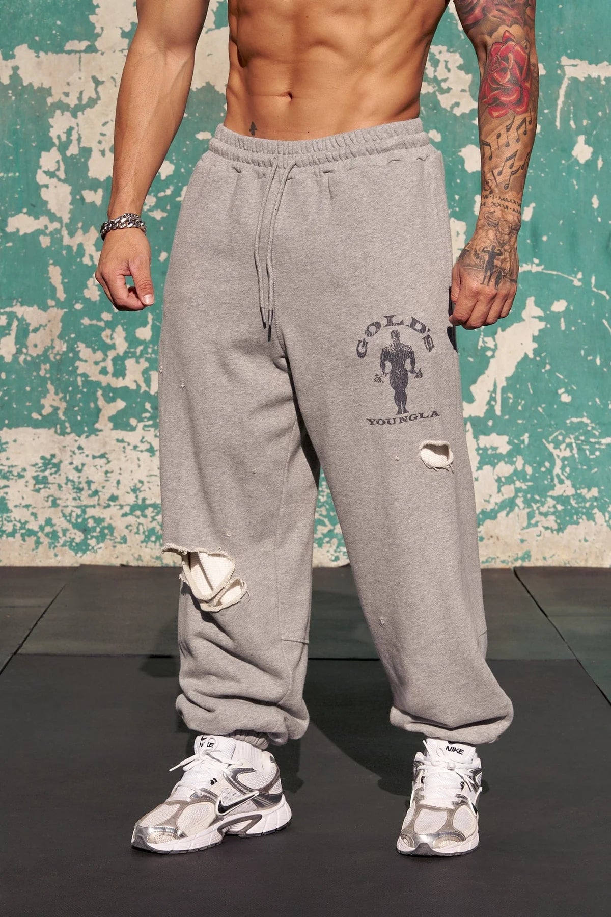 YOUNGLA X GOLD'S GYM SWEATPANTS