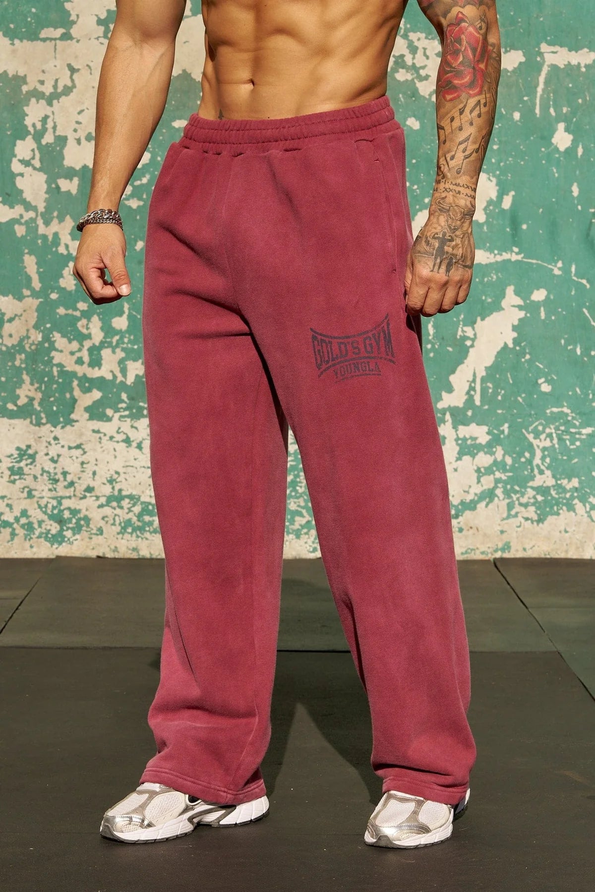 YOUNGLA X GOLD'S GYM SWEATPANTS